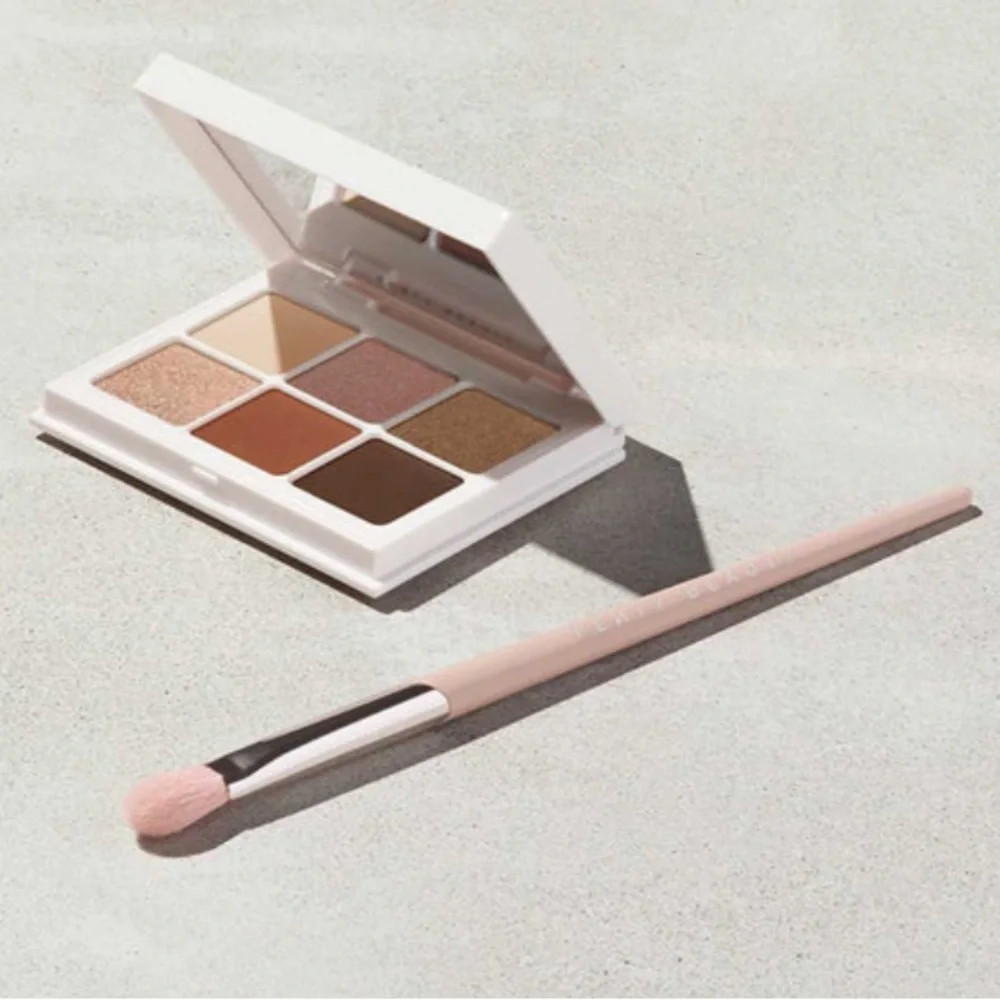Fenty Beauty Plush Eyeshadow Brush 240